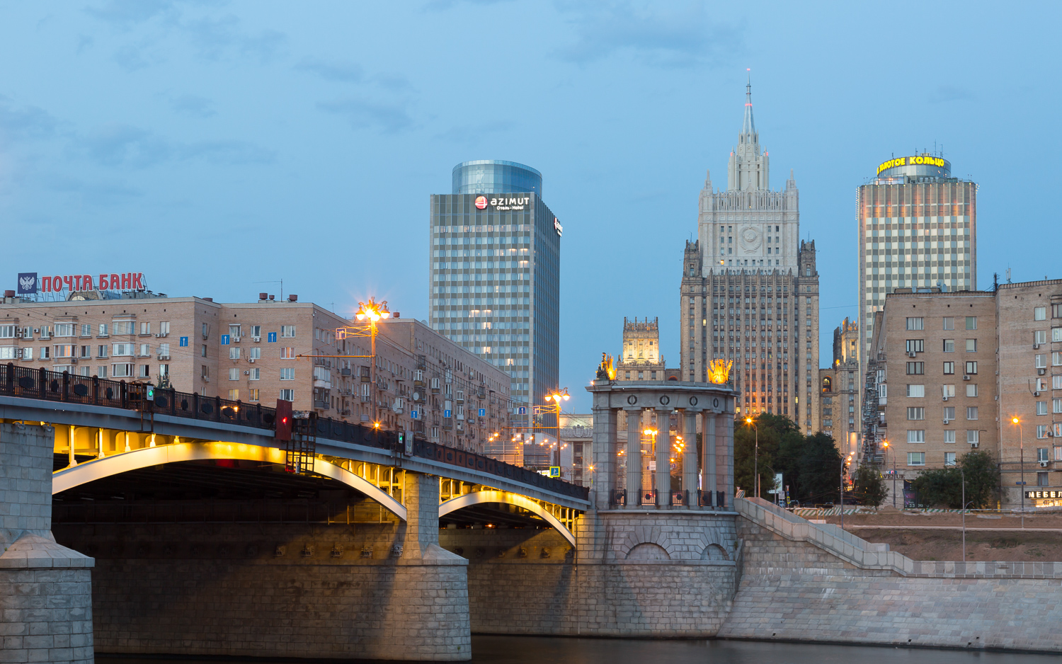 0 4 москва. Azimut отель Смоленская Москва. Гостиница Азимут Москва Смоленская. Азимут гостиница Смоленская 8. Ул Смоленская 8 Азимут отель Смоленская Москва.